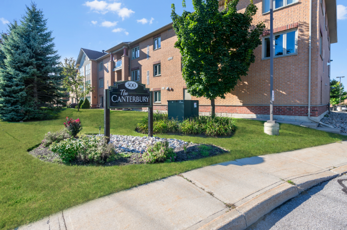 500 Mapleview Dr W, Barrie, ON L4N 9G4, Canada - Photo 4 of 28