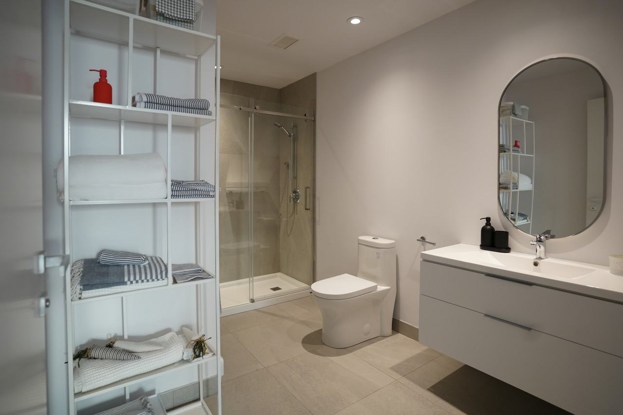 Agatha - Photo 5 of 9