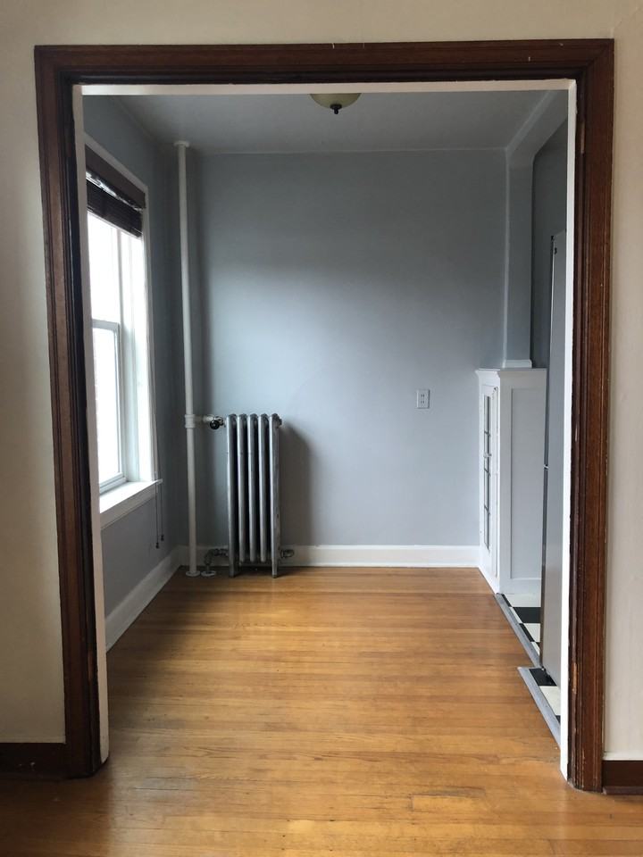 2124 California Ave Sw - Photo 3 of 7