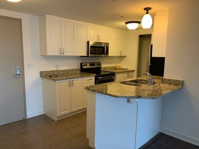 456 King Edward Ave #307 - Photo 4 of 13