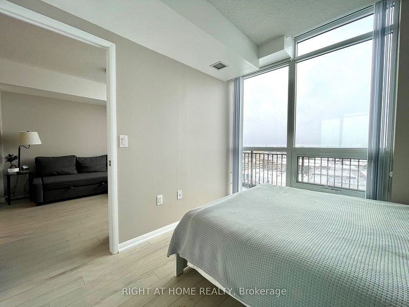 3091 Dufferin Street #1502 - Photo 5 of 22