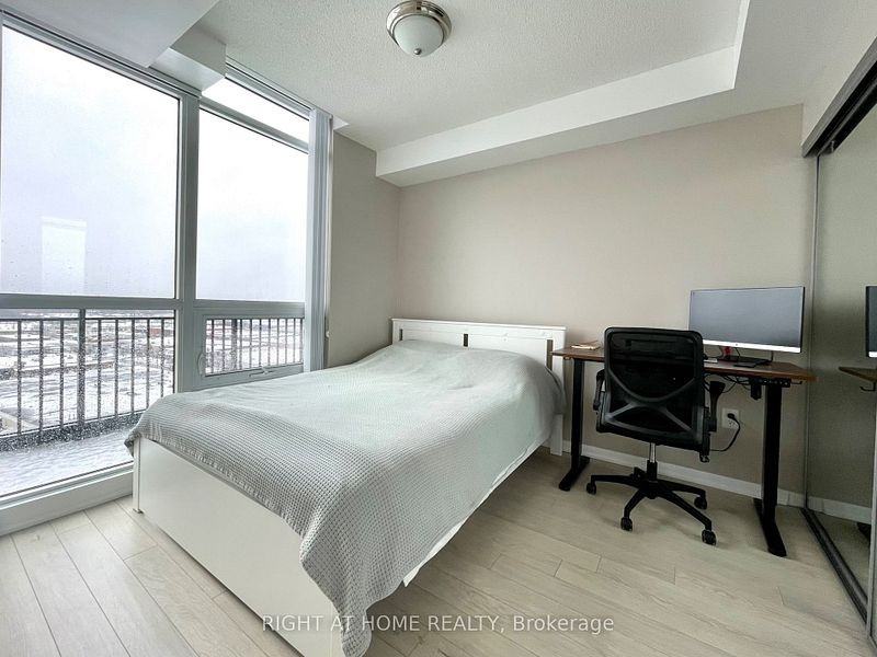 3091 Dufferin Street #1502 - Photo 4 of 22