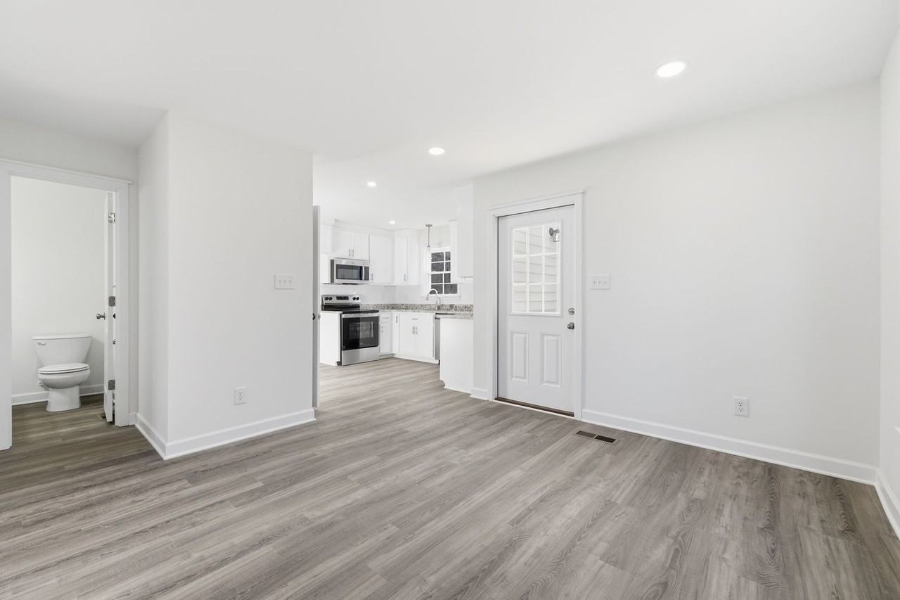 12617 James River Dr - Photo 6 of 23