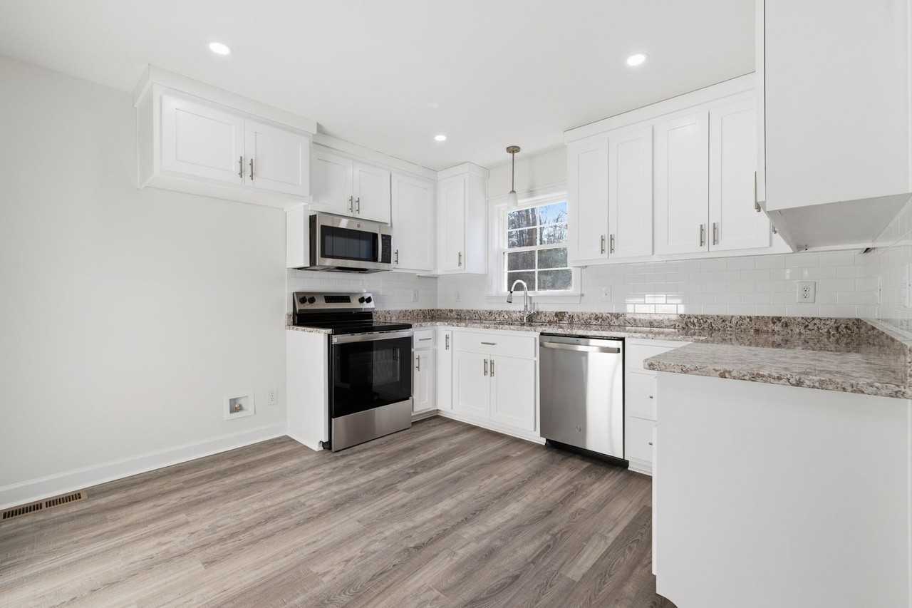 12617 James River Dr - Photo 7 of 23