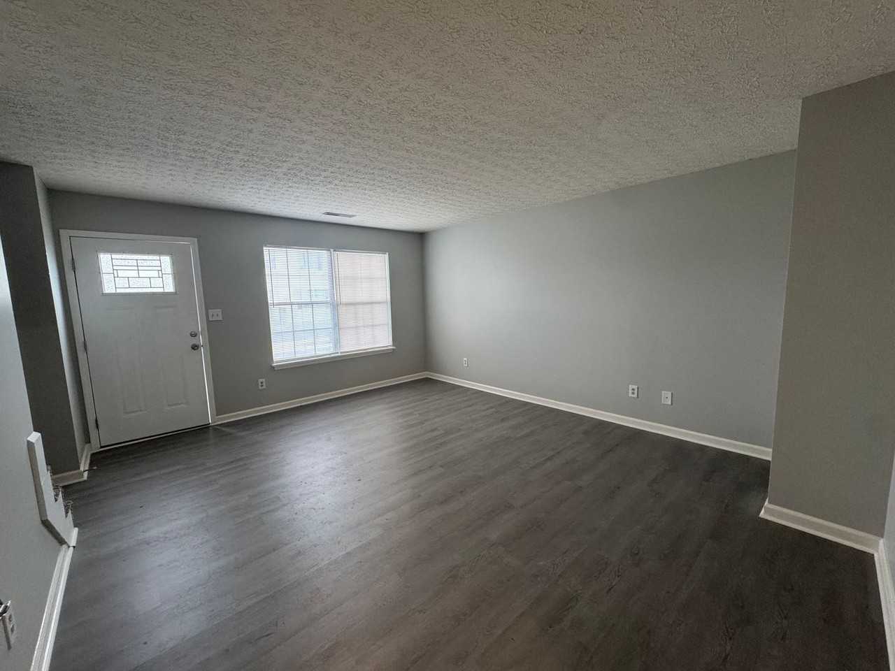 470 Three Springs Rd - Photo 2 of 12