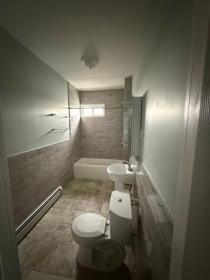 1221 Summit Ave #1221-3 - Photo 4 of 8