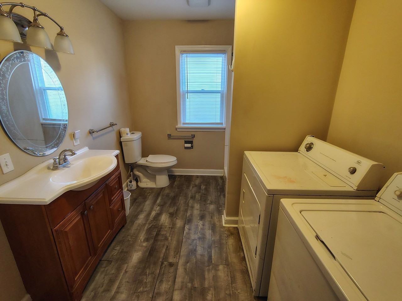 525 Saint Louis Ave #1 - Photo 4 of 10