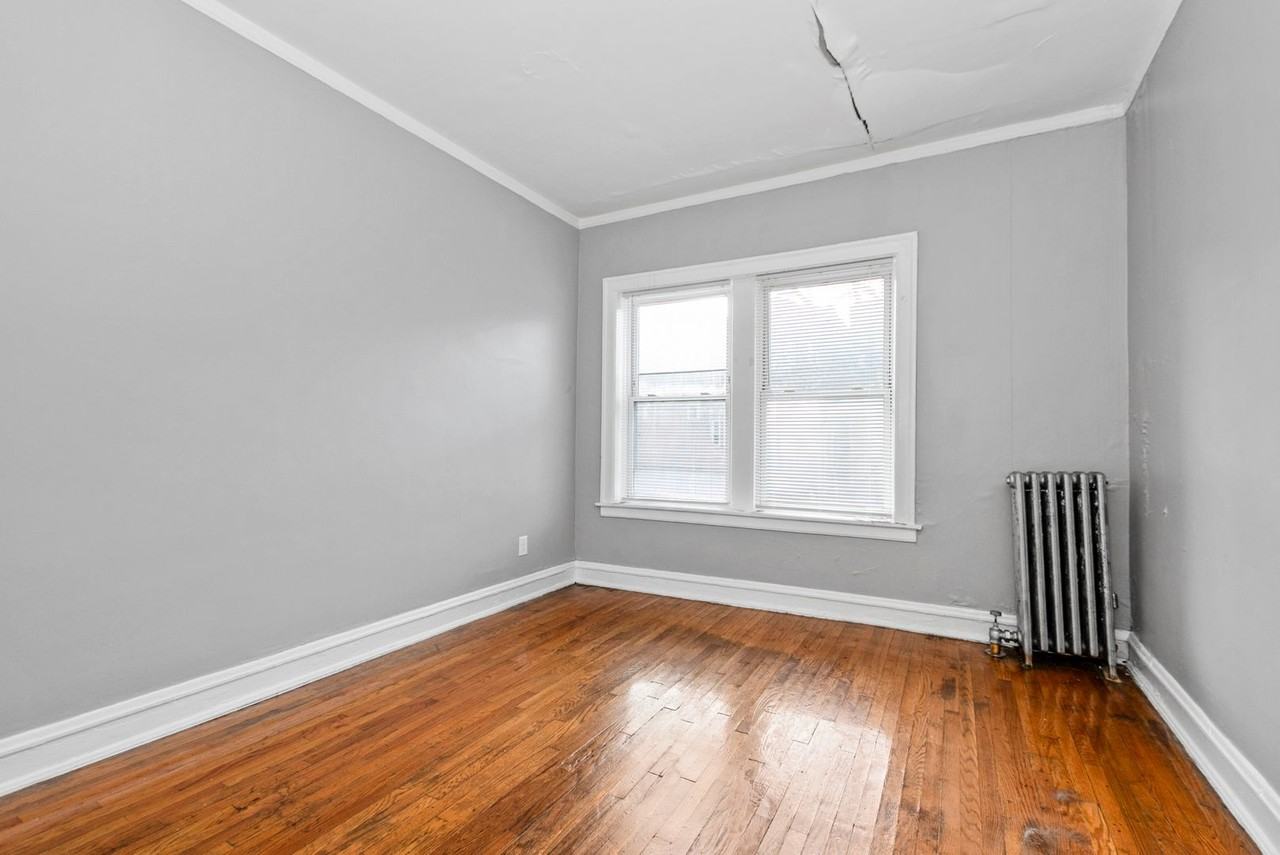 8139-8145 S Maryland Ave - Photo 4 of 15