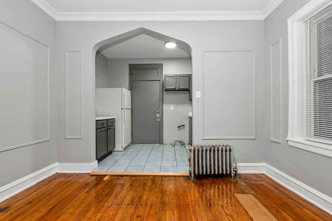 8139-8145 S Maryland Ave - Photo 5 of 15