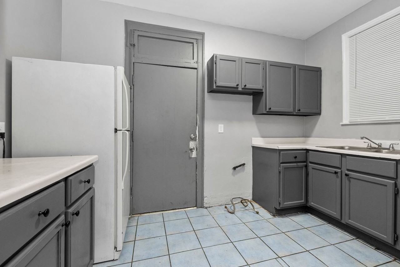 8139-8145 S Maryland Ave - Photo 7 of 15