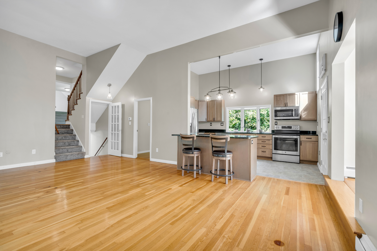 606A Springs Rd #1 - Photo 3 of 18