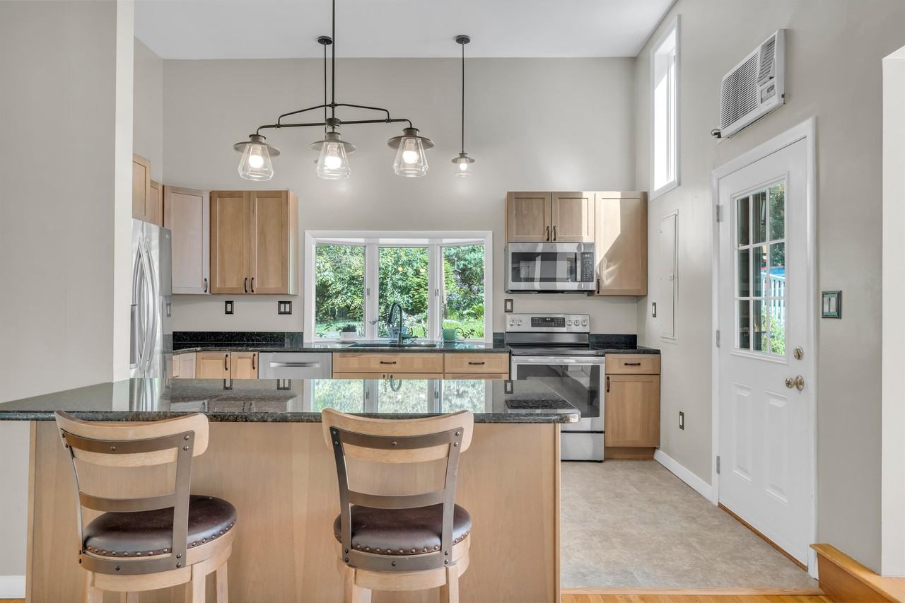 606A Springs Rd #1 - Photo 5 of 18