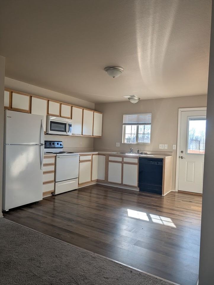 Valley View - Photo 4 of 38