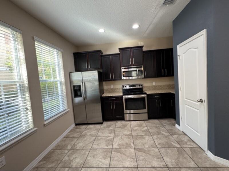 10229 Lake District Ln - Photo 5 of 35