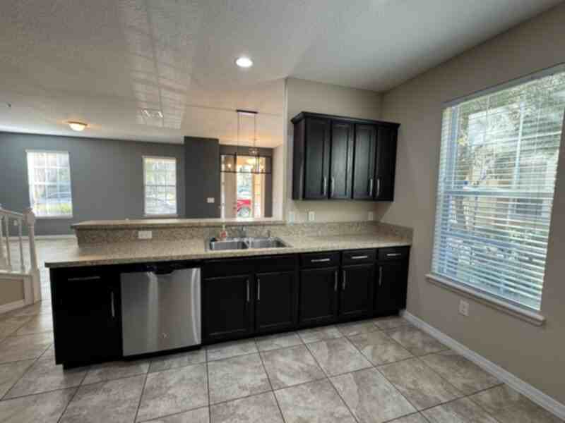 10229 Lake District Ln - Photo 6 of 35