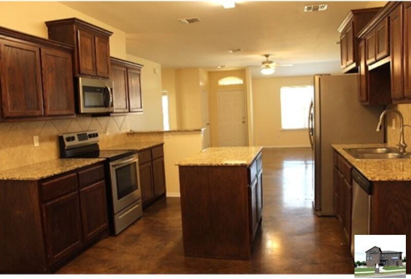 2521 Heartland Ave - Photo 3 of 9