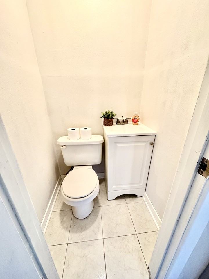 1134 Rowland Rd #NA - Photo 7 of 11