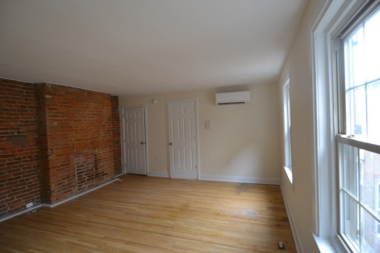 1510 Pine St #3R - Photo 4 of 7