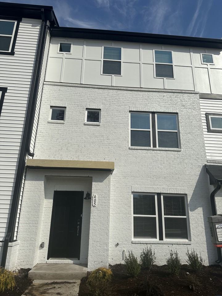 405 Diversity Way - Photo 2 of 31