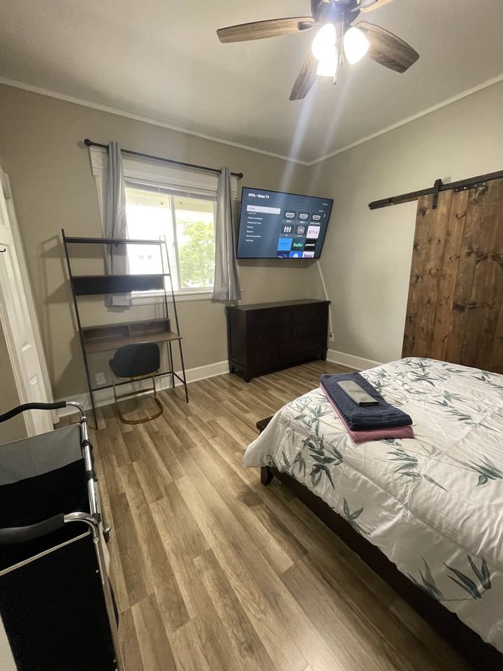 232 N Randolph St - Photo 3 of 15