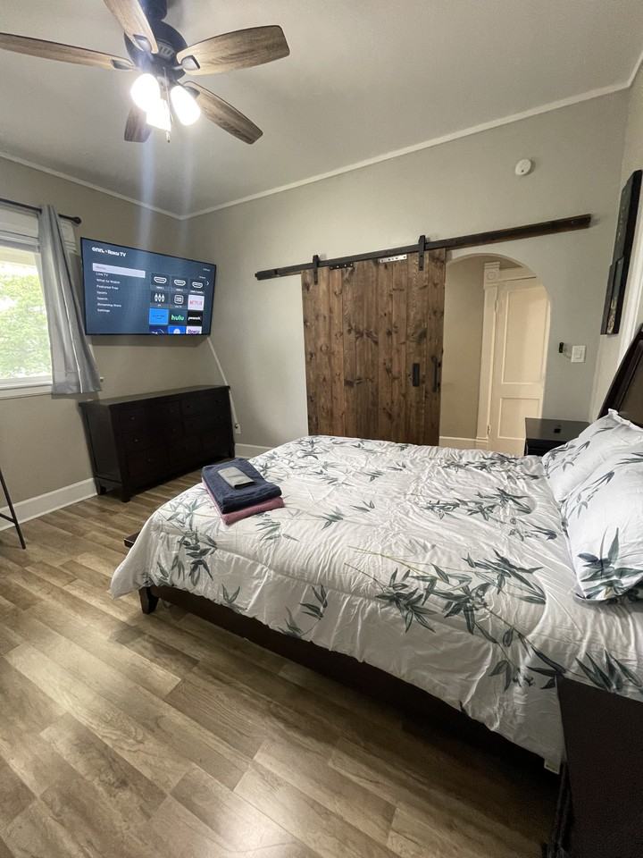 232 N Randolph St - Photo 5 of 15