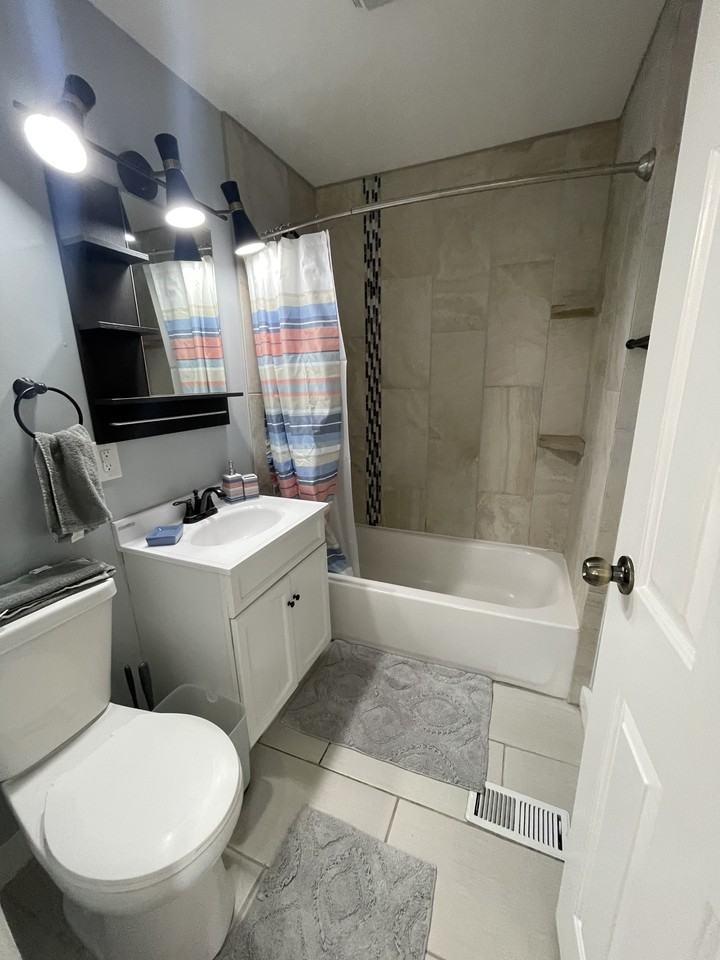 232 N Randolph St - Photo 6 of 15