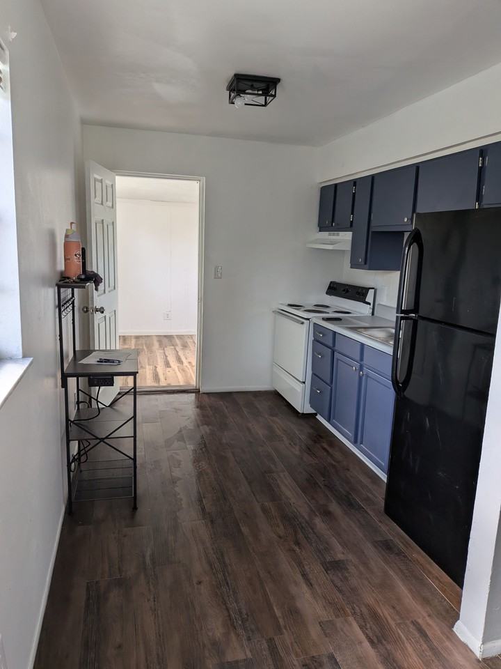 1902 Park Manor Dr #NA - Photo 3 of 4