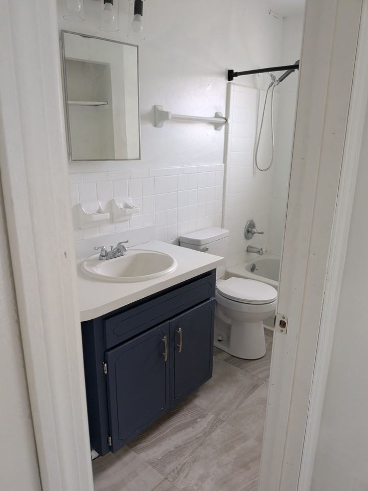 1902 Park Manor Dr #NA - Photo 4 of 4