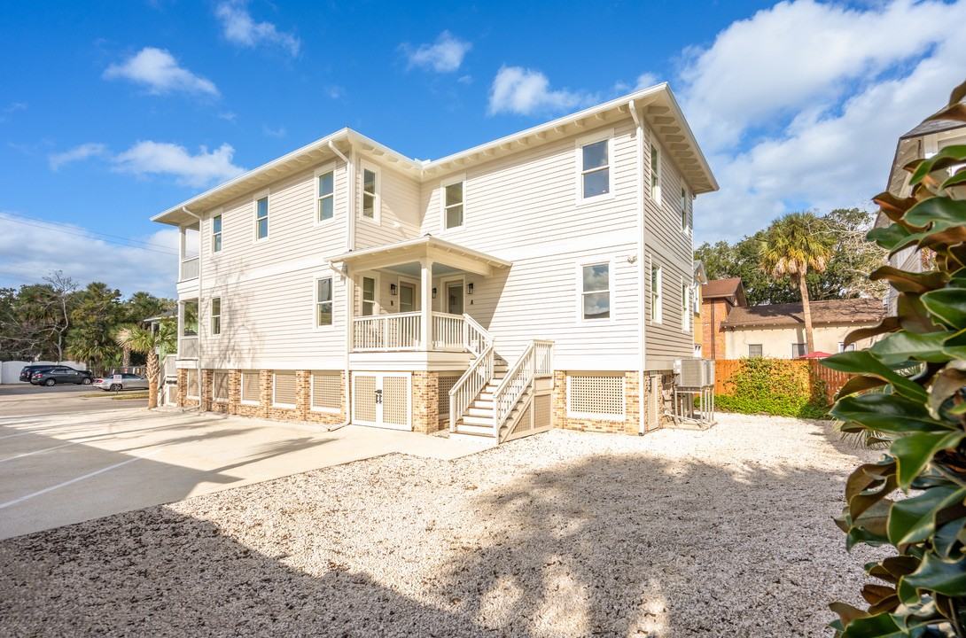 171 Cordova St #B - Photo 2 of 22