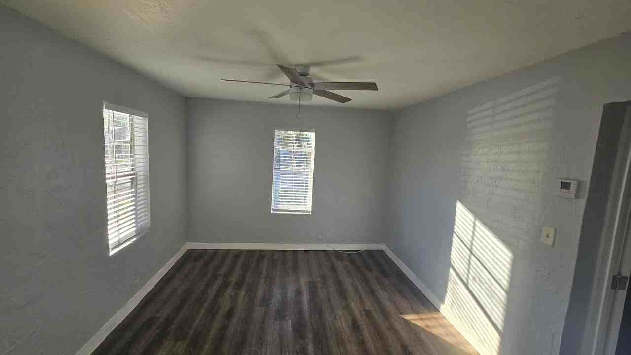 620 Nw 9th Ave #1 - Photo 3 of 11