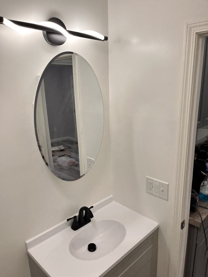 537 Bay St #1LEFT - Photo 7 of 10