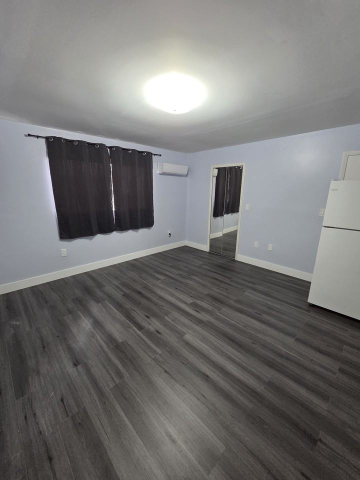 12512 Sw 26th St #NA - Photo 2 of 9