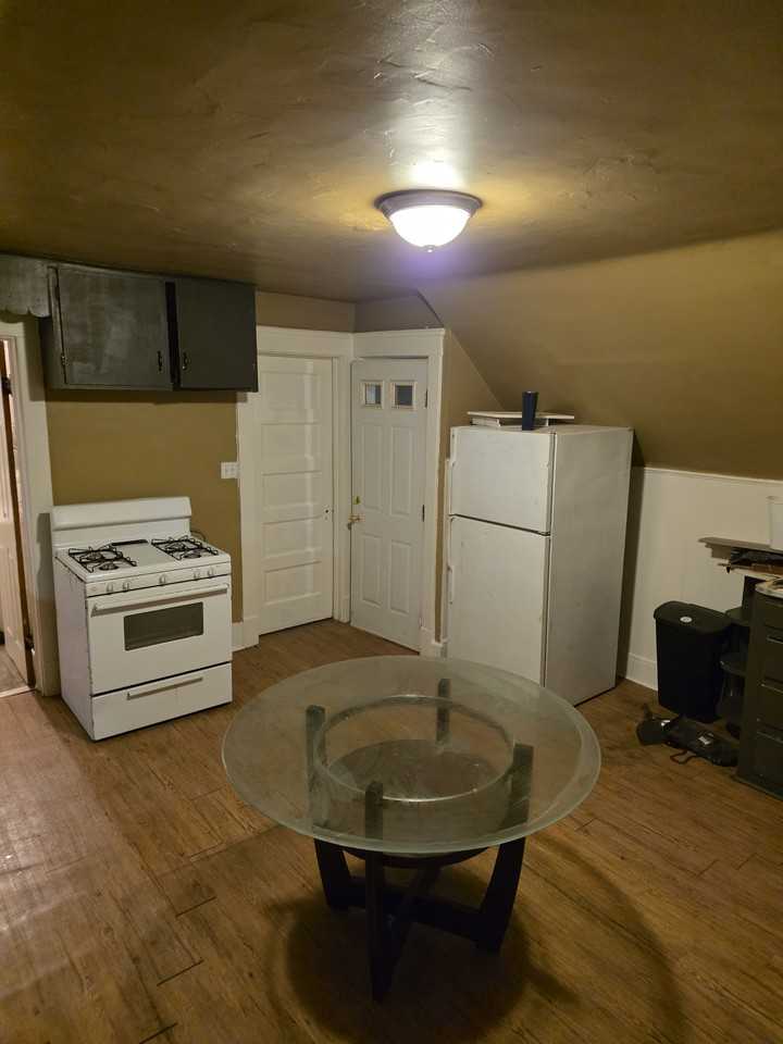 3695 E 55th St #UP - Photo 6 of 7