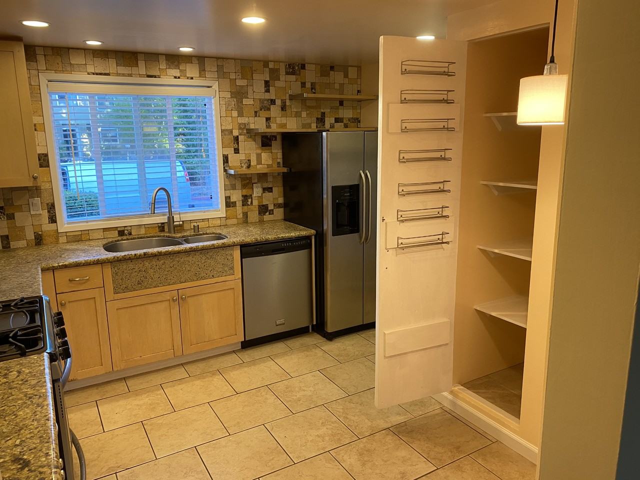 5 Oak Crest Ct #D - Photo 5 of 16