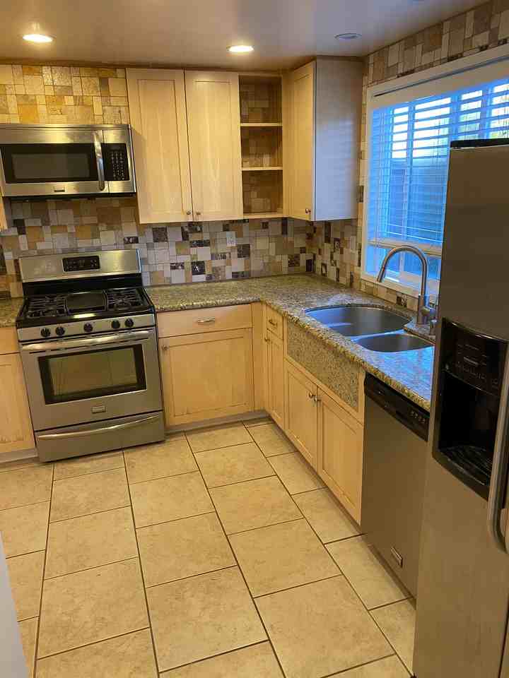 5 Oak Crest Ct #D - Photo 6 of 16