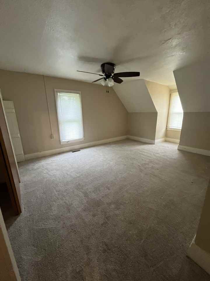 308 1/2 Park Ave #308-1-2 - Photo 3 of 11