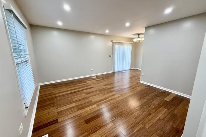 1045 Hampton Hbr #1045 - Photo 3 of 18