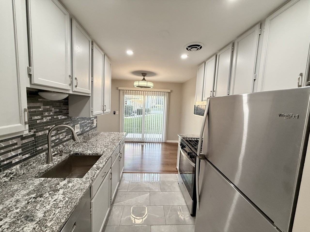 1045 Hampton Hbr #1045 - Photo 7 of 18