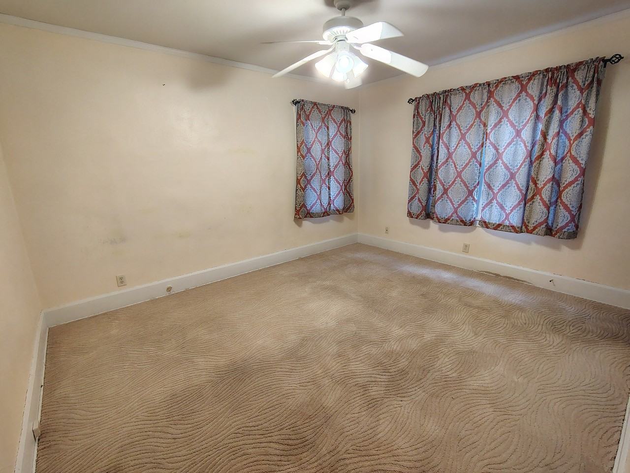 1810 Auburn St #1 - Photo 5 of 8