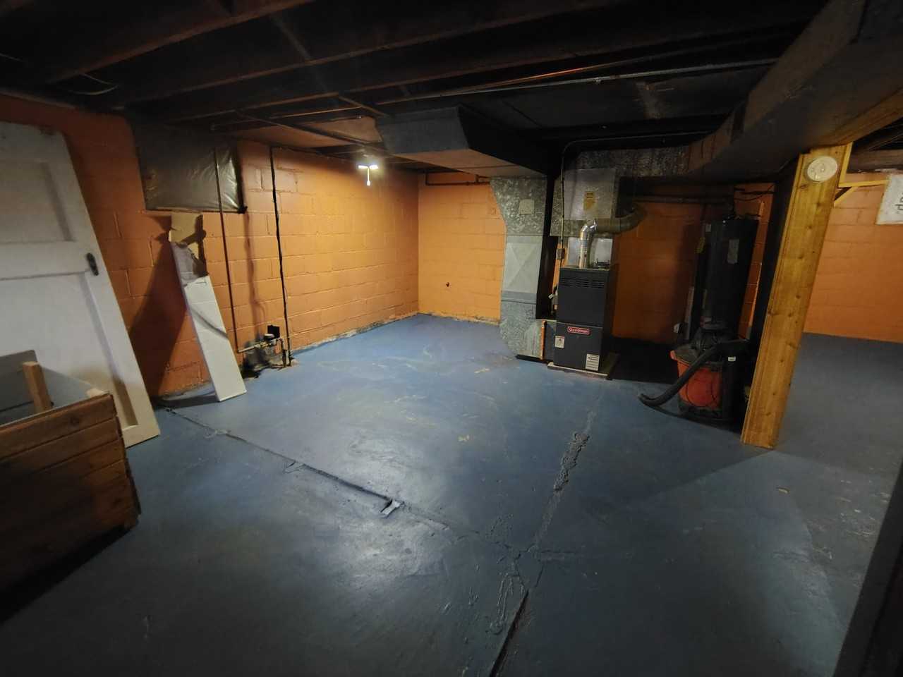 1810 Auburn St #1 - Photo 7 of 8