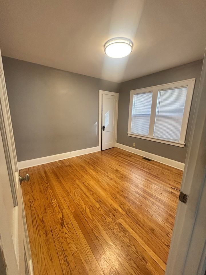 1023 N Court St #1 - Photo 4 of 8