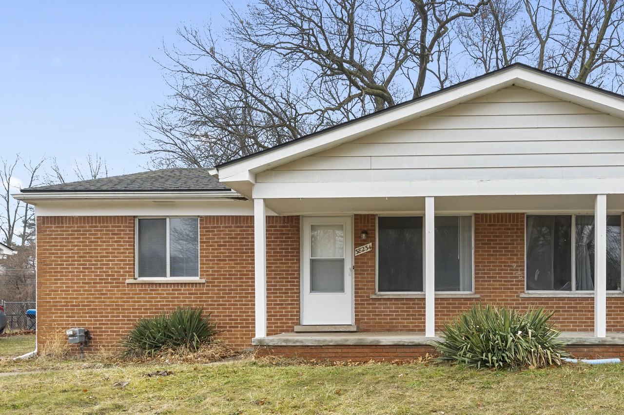 38224 Hixford Pl #38234 - Photo 2 of 14