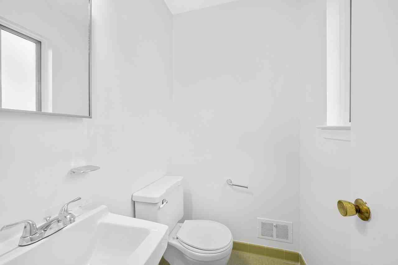 38224 Hixford Pl #38234 - Photo 5 of 14