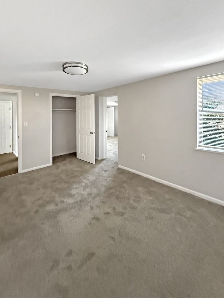 204 2nd St #3 - Photo 3 of 8