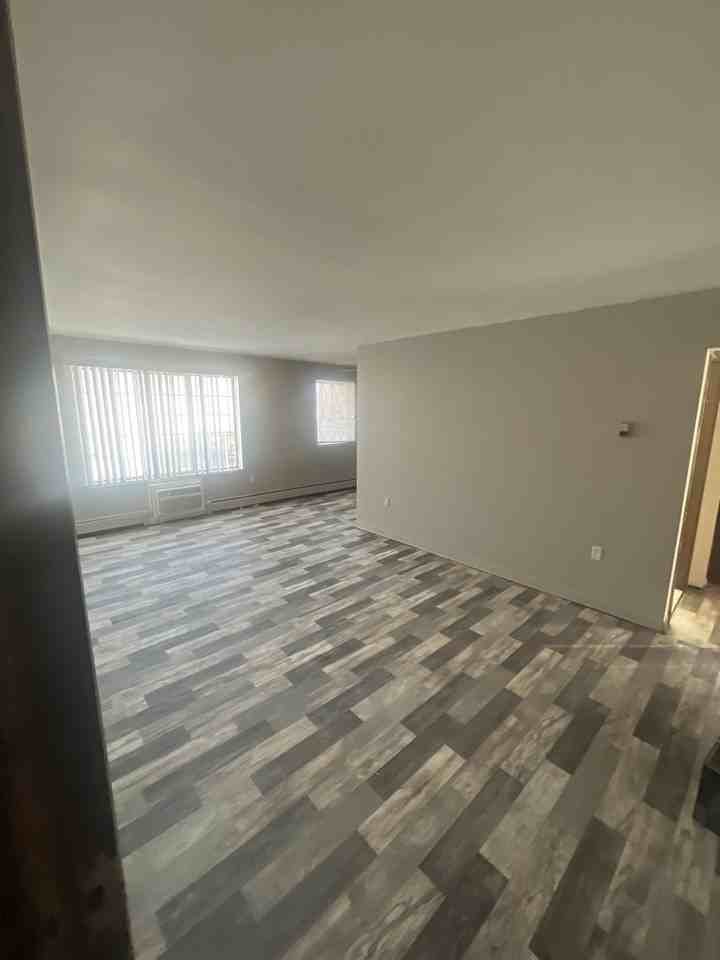 9180 whitter - 2 #2 - Photo 2 of 14