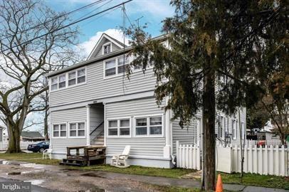 961 Bryant Ave #B - Photo 3 of 38