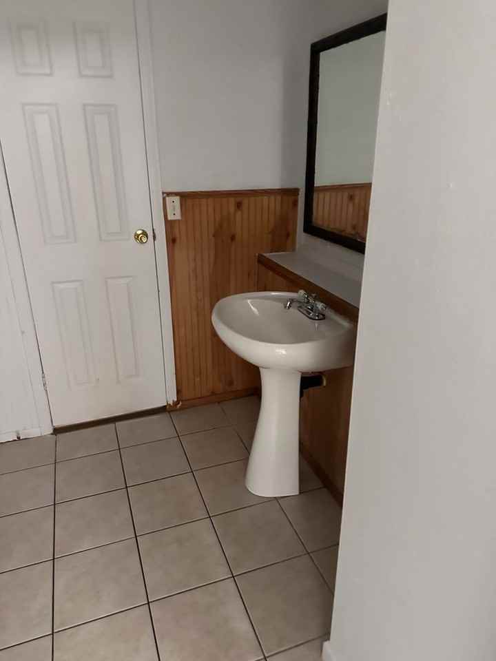 932 Linden Ave - Photo 2 of 11