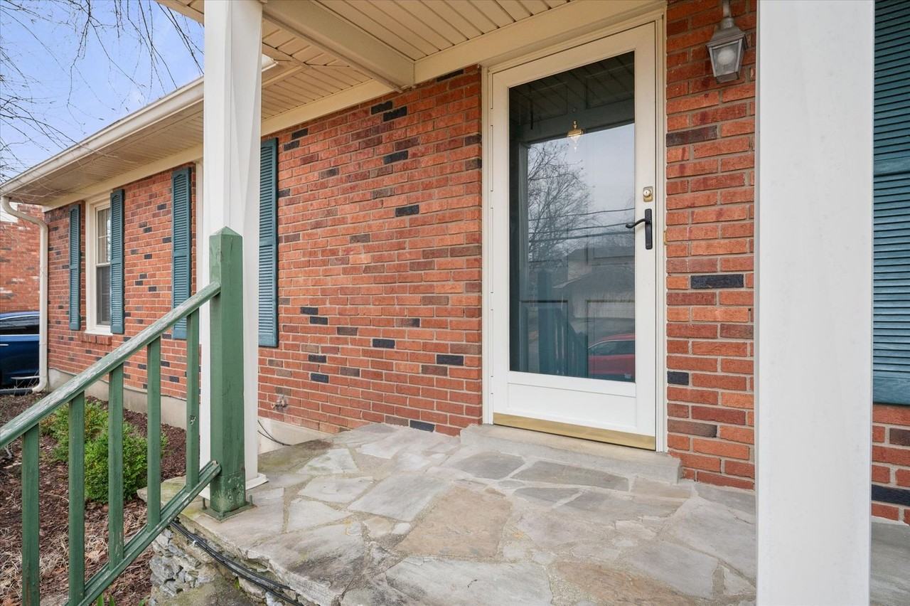 9806 Mary Dell Ln - Photo 3 of 45