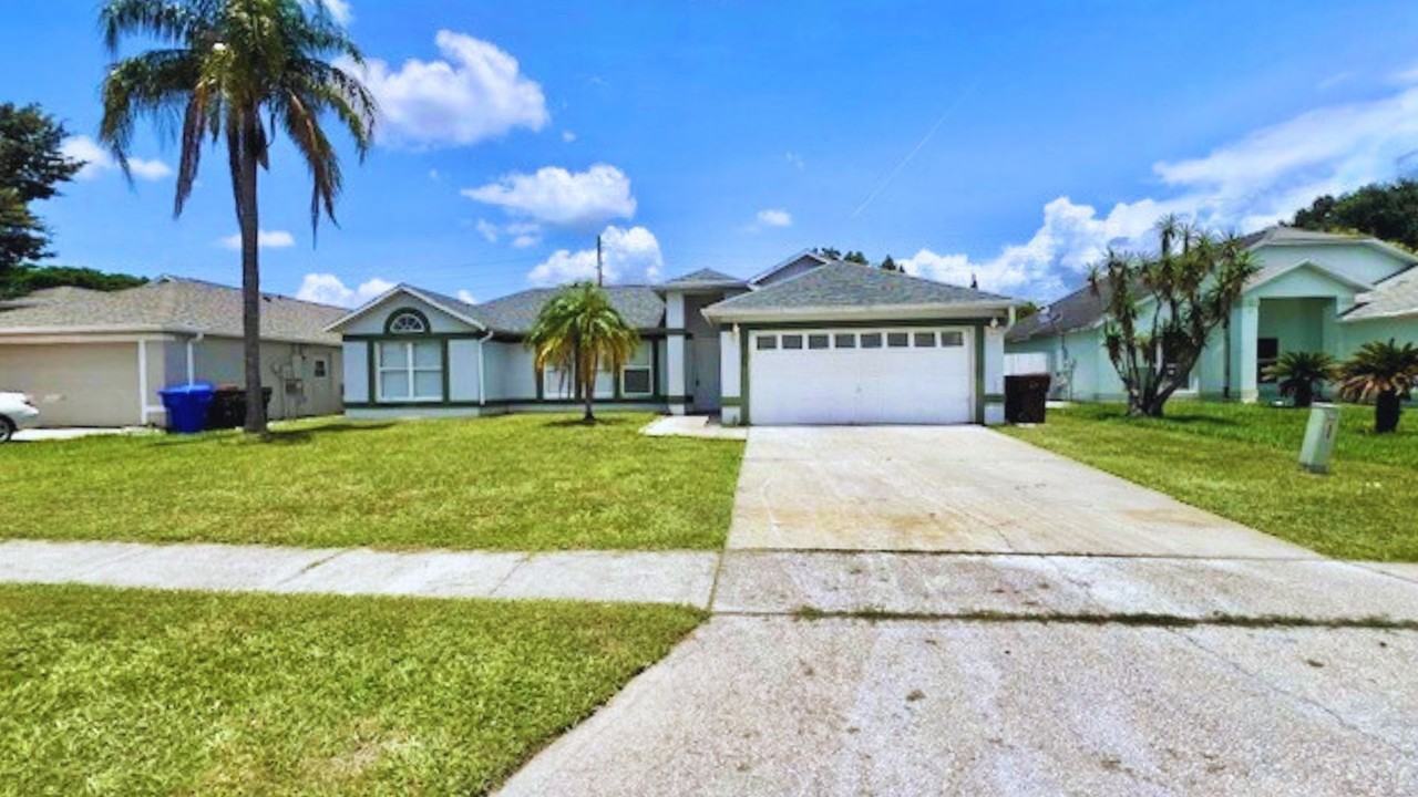 2342 Queenswood Cir #1 - Photo 3 of 23