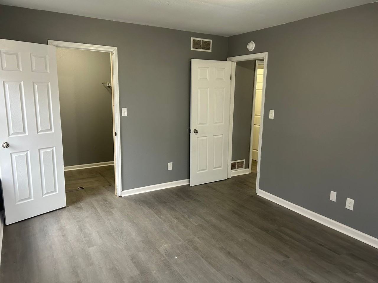 1306 Elmwood Ave - Photo 3 of 15